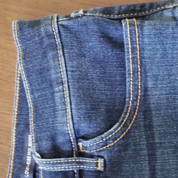 Hollister denim  shorts - Picture 6 of 8